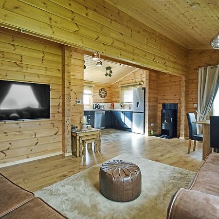 Stag Lodge Falkirk Bagian luar foto